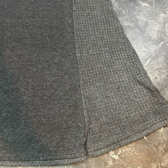 Altar’d State Small Gray Long Sleeve Shirt - Picture 4 of 6